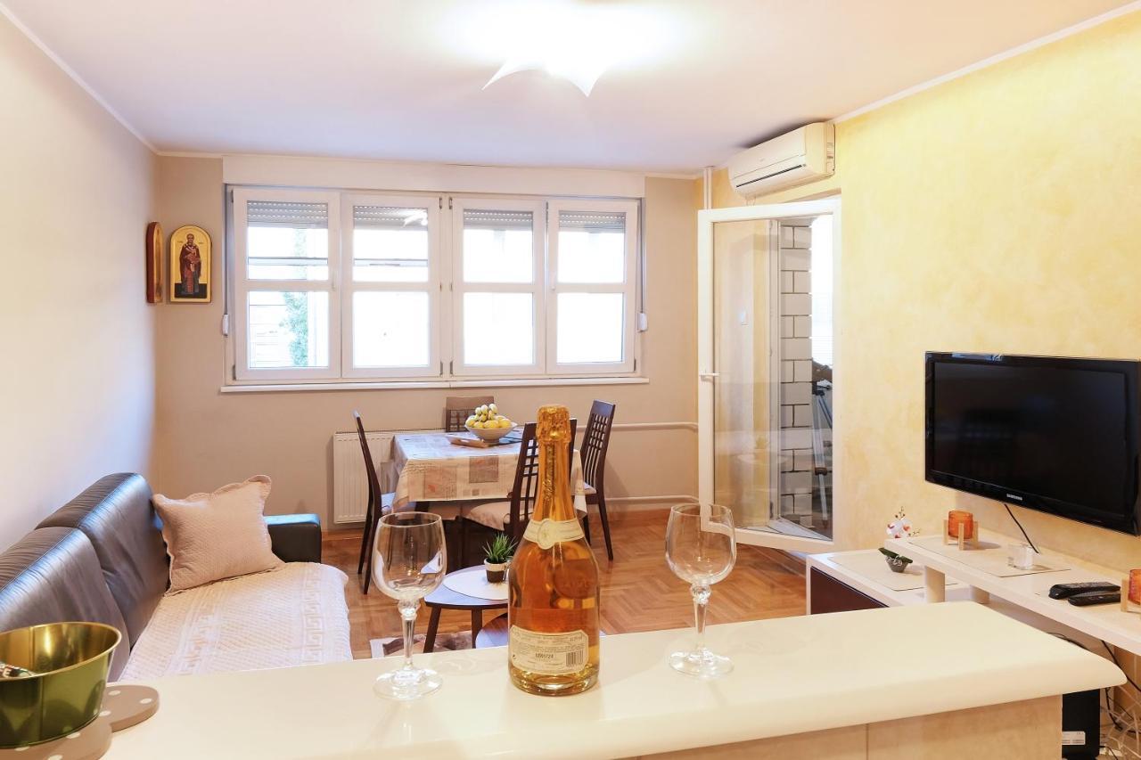 Sky City View Apartment & Big Terrace Belgrád Kültér fotó